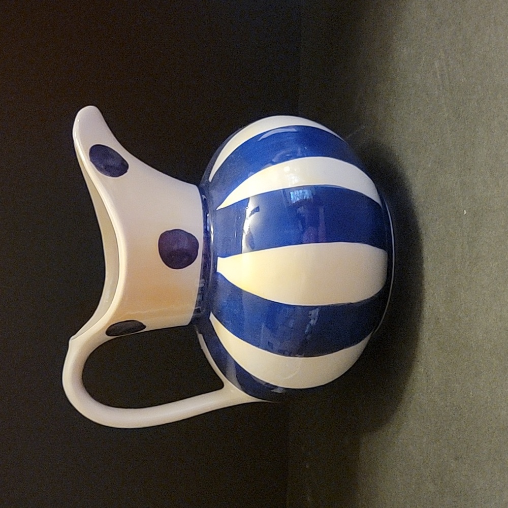GAIL PITTMAN BLUE & WHITE Striped & Polka Dot PITCHER 2004  04/001-6